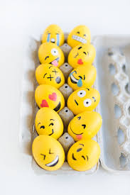 L Is For The Way You Look At Me Egg Diy Emoji Easter Eggs Emoji Easter Eggs Easter Eggs Easter
