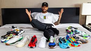 The king is back, the giveaway is on. Neymar Announced As New Signing And Will Wear The Puma King Boot