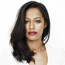 Rula jebreal is a palestinian journalist who emerged as a middle eastern voice in western media after sharing her experiences about growing up in the west . Rula Jebreal Mare Di Libri