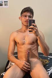 Fotos De Novinhos Lindos Bem Dotados Mostrando O Pênis Enorme - Volumes  Famosos Nus