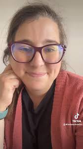 It’s chili season and every year people get this question WRONG? There is  only one right answer for each question. 😂😂, 1. Is chili soup? Or is it  its own entity?, 2. Do you add beans 🫘 or sans beans 🚫 ...