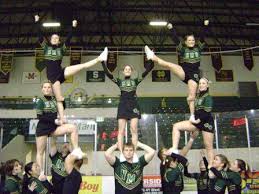 Oh Hey Ending Stunt Pyramid Only It S Harder With Shoulder Stands And A Hitch 3 Cheerleading Shoulder Stand Cheer