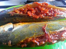 Kalau makan tengahari di pejabat, nampak sahaja ikan cencaru sumbat, pasti ianya akan jadi pilihan. Resepi Ikan Cencaru Sumbat Sambal Dunia Belajar