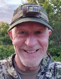 Elaine Leonard's Instagram, Twitter & Facebook