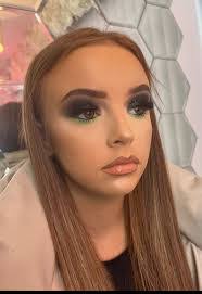 Erin Watterson's Instagram, Twitter & Facebook