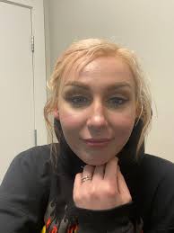 Am faca tu òigridh le cunnart àrd a dhìth Lia Barker?