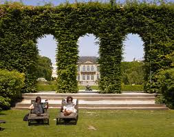 À travers ses deux sites. Musee Rodin On Twitter Il Se Dit Que Le Jardin De Sculptures Du Musee Rodin Est L Endroit Ideal Ou Se Prelasser Quand Il Fait Chaud A Bon Entendeur Canicule Https T Co Rgygsdvyqj
