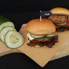 B U R G E R Daging Dan Sayur Di Dalam Bun Burger Sering Disebut Junk Food Ya Emang Gitu Sih Cuma Gak Selamanya Gitu Burger Hom Daging Sapi Junk Food Burger