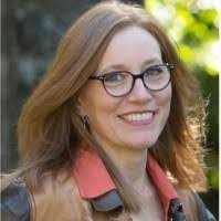 Elizabeth Linker's Instagram, Twitter & Facebook