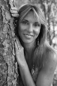 A Member of the Family: Millan, Cesar: 9780340978559: Amazon.com: Books