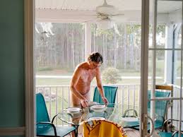 Queremos mantenerte informado de todo lo relacionado con el nudismo naturista. El Arte De Cocinar Sin Ropa The New York Times
