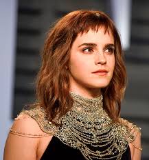 She wore a classic black gown and sported a new fringe haircut. Watsonlove Emma Watson At The 2018 Vanity Fair Oscar