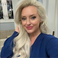 If you remember the original short films I've produced for the Westcott Ice  Light, you know that I don't do a usual and predictable promo. It has to be  cool, unique and