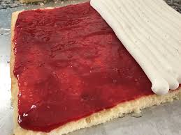 La crostata morbida alla frutta conosciuta anche con il nome anche di californiana è un dolce semplice, fresco e gustoso adatto per l'estate in arrivo. Crema Alla Frutta Pianeta Dessert