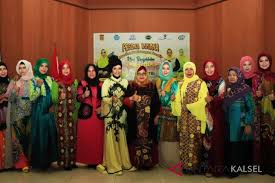 (antaranews kalsel/bayu pratama s.) baju muslim Pesona Sasirangan Bordir Semarakan Harganas Banjarbaru Antara News Kalimantan Selatan
