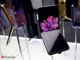 Prices are continuously tracked in over 140 stores so that you can find a reputable dealer with the best price. Samsung Galaxy Z Flip Price In India Samsung Brings Its New Foldable Phone Galaxy Z Flip To India At Rs 1 10 Lakh The Economic Times