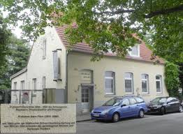 Bei immobilienscout24 finden sie passende angebote für häuser zur miete in harburg. Datei Hans Fitze Haus In Harburg 2011 Jpg Wikipedia