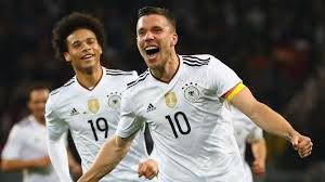 Lukas podolski, 35, aus deutschland antalyaspor, seit hängende spitze marktwert: Lukas Podolski Sagt Danke Fur 13 Geile Jahre Und Haut Nochmal Einen Raus Stern De