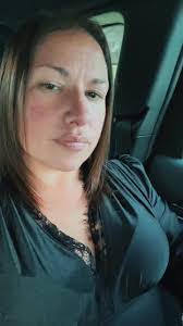 Kimberly Barkley's Instagram, Twitter & Facebook