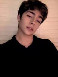 Mejor personaje de chat de IA Lukas urkijo: Explora perfiles y comentarios  de usuarios