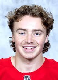 Alexis Hardwick's Instagram, Twitter & Facebook