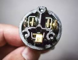 Ideally a switch is an ideal conductor, but realistically it's got a little bit of. How To Wire A Three Prong Plug Quora