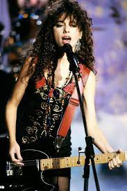 Big Hair High Waists And Leggings How We Have The 80s To Thank For Our Go To Lockdown Aesthetic Susanna Hoffs Female Musicians Female Singers