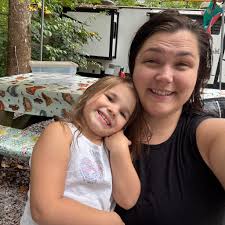 What time does the Knoebels parking lot open?