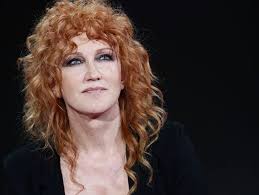 La cantante ha sposato il suo compagno storico, carlo di francesco. Fiorella Mannoia Sposa Carlo Di Francesco Piu Giovane Di 26 Anni Donna Moderna