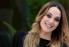 Ne ha fatta di strada la nota attrice da quei giorni. Laura Chiatti Eta Altezza Marito Marco Bocci Figli Instagram Dieta Quanto E Dimagrita Vita Privata