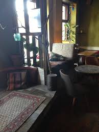 Berlin Cafe Mano Again Multiple Platform Spaces Mixed With Seating Berlin Fahren