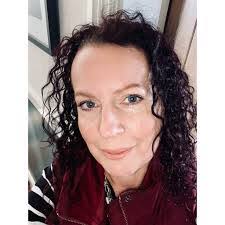 Elvin Hall's Instagram, Twitter & Facebook