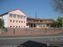 In niederwerrn geboren, schmückt sein name bis heute eine straße, eine schule und die festhalle des ortes. Zivilschutzanlagen Datenbank Niederwerrn Zivilschutzanlage Pestalozzistr 11 Sr I