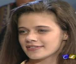 Το πραγματικό της όνομα είναι ζωή αγορίτσα μακρυπούλια και έχει έναν αδερφό. Zeta Makrypoylia Apo Tsaoysa Thleoptikh Neraida Flas Mpak Se Olh Thn Diadromh Ths Mexri Shmera