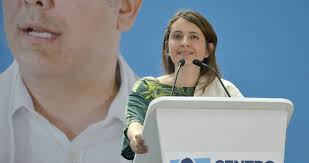 Paloma valencia laserna, candidata por el centro democrático al senado, estuvo en diván político y habló sobre su infancia, sus deseos de ser médica patóloga para conocer de cerca los. Paloma Valencia Laserna Noticias Economicas De Paloma Valencia Laserna