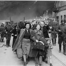 Niemcy rozpoczęli całkowitą likwidację getta, co spotkało się ze zbrojnym oporem ludności. 19 Kwietnia W 1943 Roku Wybuchlo Powstanie W Getcie Warszawskim Twojahistoria Pl