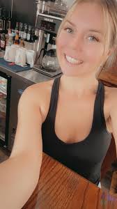 Come see Kim for lunch! She's here until 5 🫶🏼