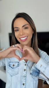 Mi gente hermosa!!🫶✨💜 en el cambio de look solidario junto a  @marceloruizoficial @nininfa1212 les presento a la señora Sandra ella  atraviesa una situación complicada y necesitaba renovarse! Quedo ...