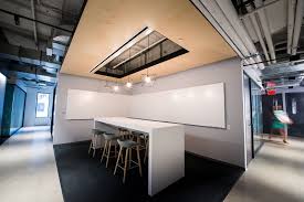 A Tour Of Vox Media S Sleek New Nyc Office Office Interior Design Vox Media Vox