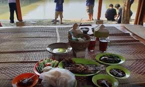 Kamu mungkin sering menjumpai menu satu ini di bogor ya, sobat tiket. 16 Restoran Tempat Makan Di Karawang Paling Enak Murah Java Travel