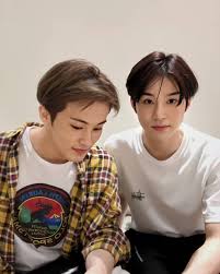 It was held on may 3, 2020 at 3pm kst on v live. Vlive Mark Jungwoo Nct 127 In 2021 Nct 127 Nct V Live