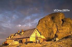 Omu, moldoveanu, negoiu, vistea mare, parângul moldoveanu cred ca va deveni cel mai patriotic loc din tara asta, caci apar tot mai multe drapele tricolore. Pin On Learn