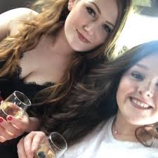 Holly Prentice (@HollyStaniford)