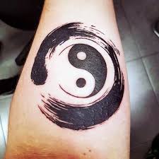 Die Bedeutungsvollen Enso Tattoos Yin Yang Tattoos Unterarm Tattoo Buddhistische Tatowierung