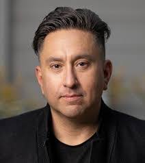 Enrique Pulido's Instagram, Twitter & Facebook