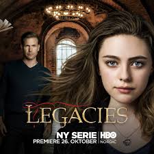 Legacies følger Hope Mikaelson, datter av Klaus Mikaelson og Hayley  Marshall, en "tribid" som stammer fra noen av de mektigste vampyr-, varulv-  og hekseblodslinjene. Hun går på Salvatore School for the Young