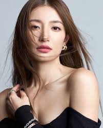 Shooting for @hkdancemagazine Featured Artists of Hong Kong Ballet: Shen  Jie & Dong Ruixue @shenjie_sj @dong_ruixue Photographer/ Photo Editor:  Flossie @White Corner @whitecorner__ Photographer's Assistant: Tommy Ng  Hair & Makeup: HK Makeup