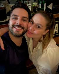 Noviazgo de Diamante 💎 Nos encontramos en vida, para construir nuestras  vidas juntos. Gracias por regalarme los momentos más maravillosos en cada  paso que damos! Anhelamos, soñamos y trabajamos juntos para conquistar