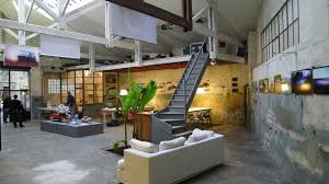 Des Seances De Yoga Dans Des Lieux Insolites Sur Marseille Bureau De Style Maison D Hotes Marseille