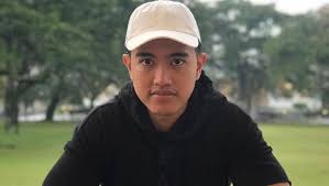 Segera скачать куис iseng kaesang !! Kaesang Revealed Jokowi S Work On Sim And Asked Again About Ms Iriana S Position On Ktp